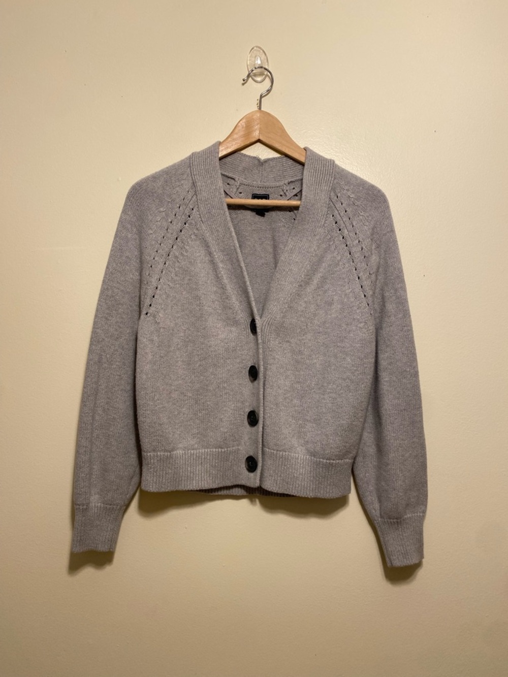 GAP Women’s Light Gray Button-Front Cardigan. Size S